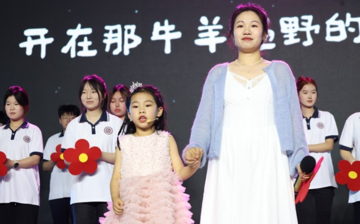 力明学院5·12护士节盛典惊现“隐藏节目单” 神秘演出点燃全场高潮
