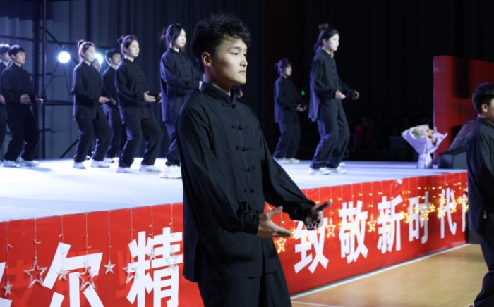 力明学院5·12护士节盛典惊现“隐藏节目单” 神秘演出点燃全场高潮
